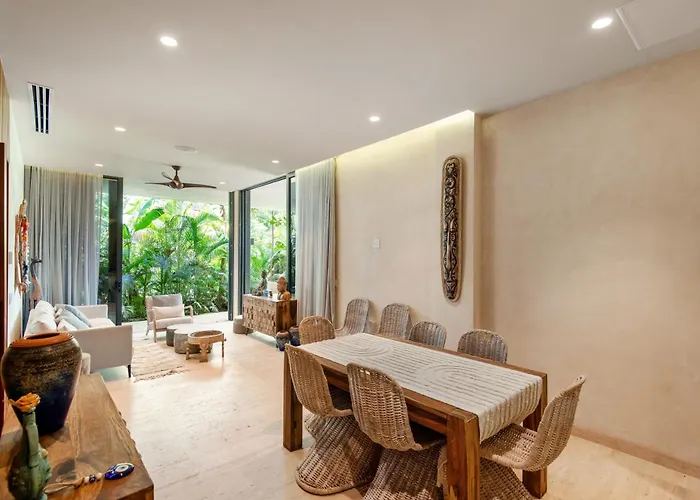 Modern Retreat With Private Garden And Jacuzzi