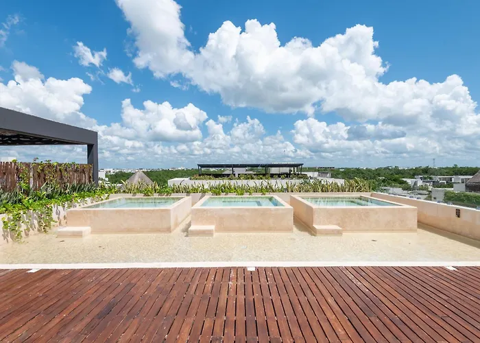 Modern Retreat With Private Garden And Jacuzzi Apartment