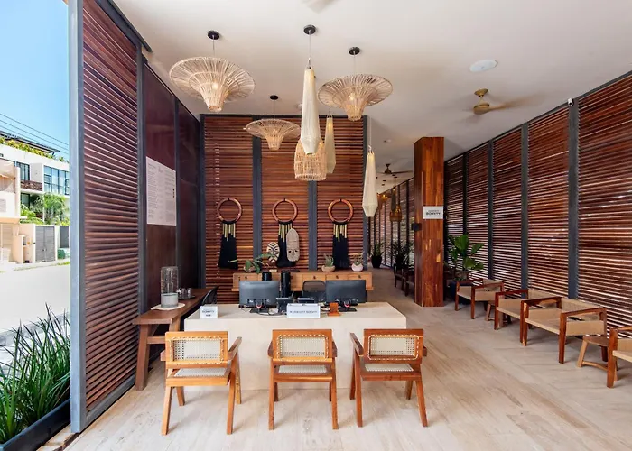 Modern Retreat With Private Garden And Jacuzzi