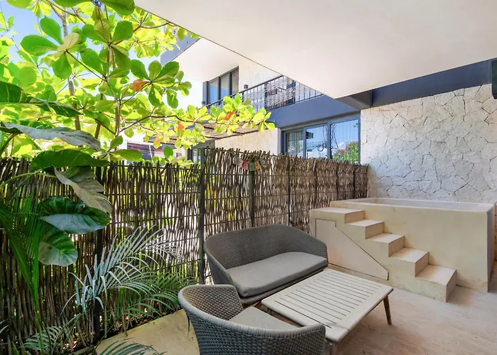 Modern Retreat With Private Garden And Jacuzzi *