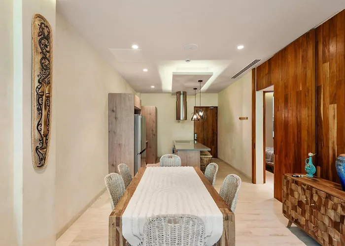 Modern Retreat With Private Garden And Jacuzzi Apartment
