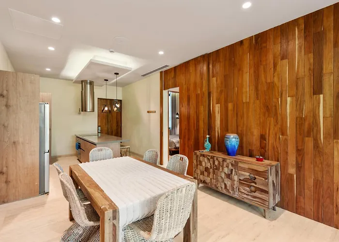 Apartment Modern Retreat With Private Garden And Jacuzzi *