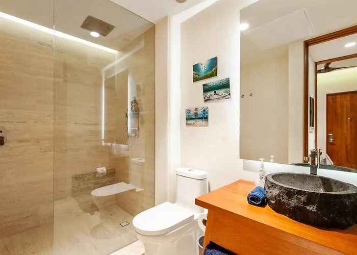 Modern Retreat With Private Garden And Jacuzzi