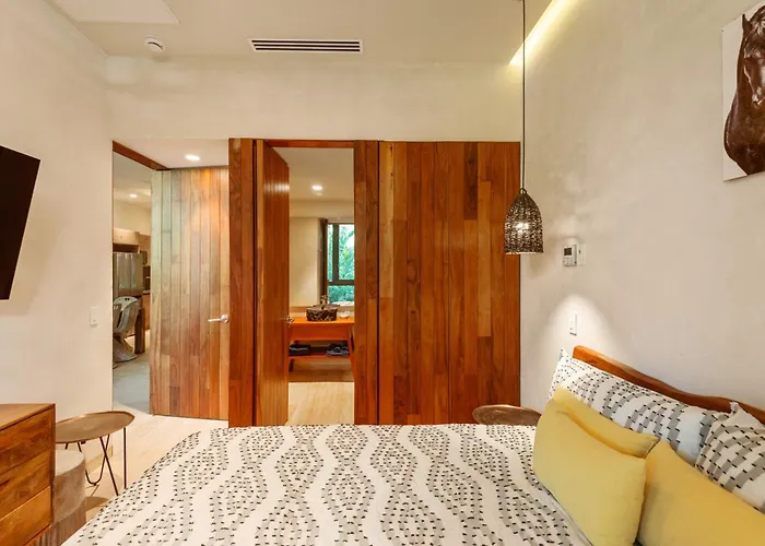 Apartment Modern Retreat With Private Garden And Jacuzzi *
