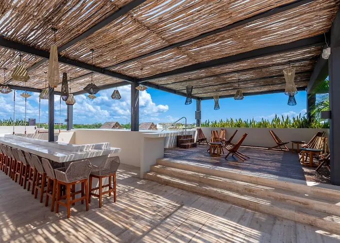 Modern Retreat With Private Garden And Jacuzzi Apartment